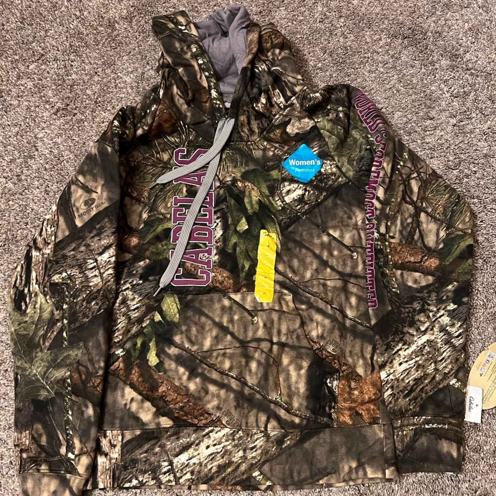New Cabela’s women’s camo hoodie